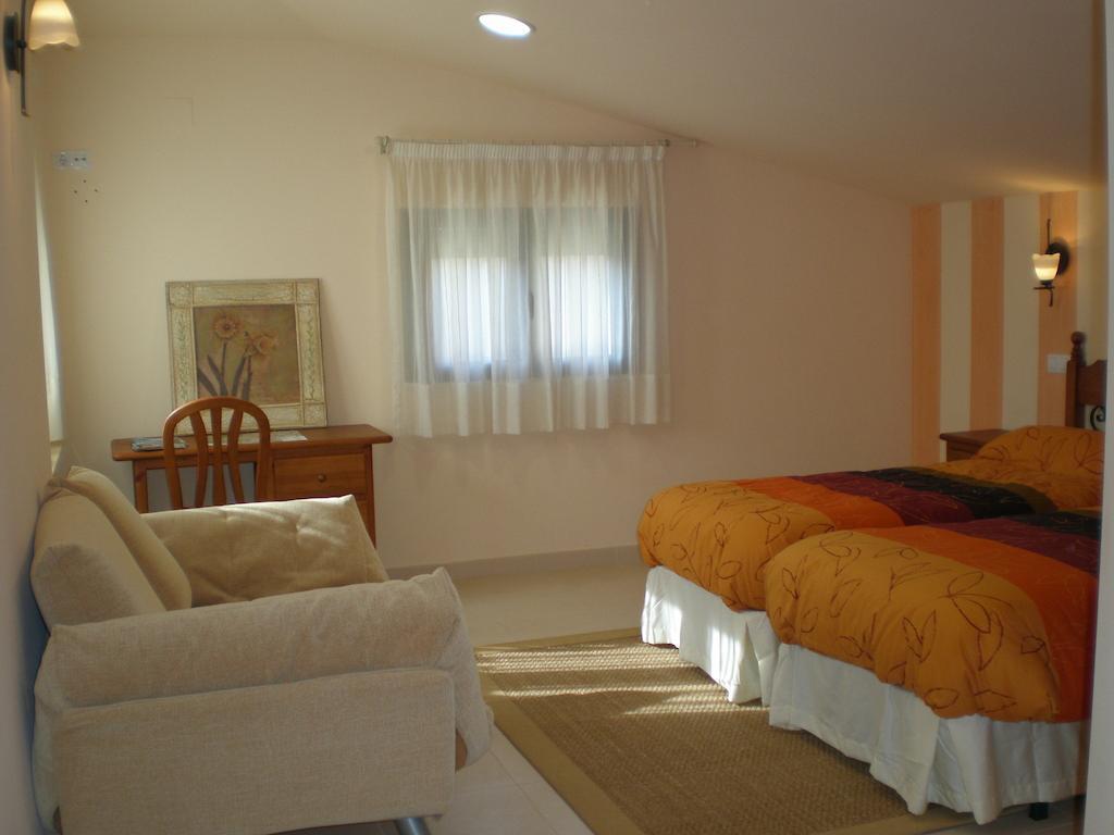 Hotel Rural La Consulta De Isar Room photo